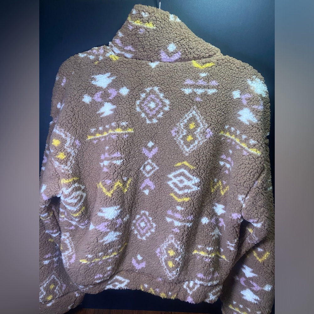 NWT Love Tree Tan and Yellow Aztec Patterned Sweatshirt